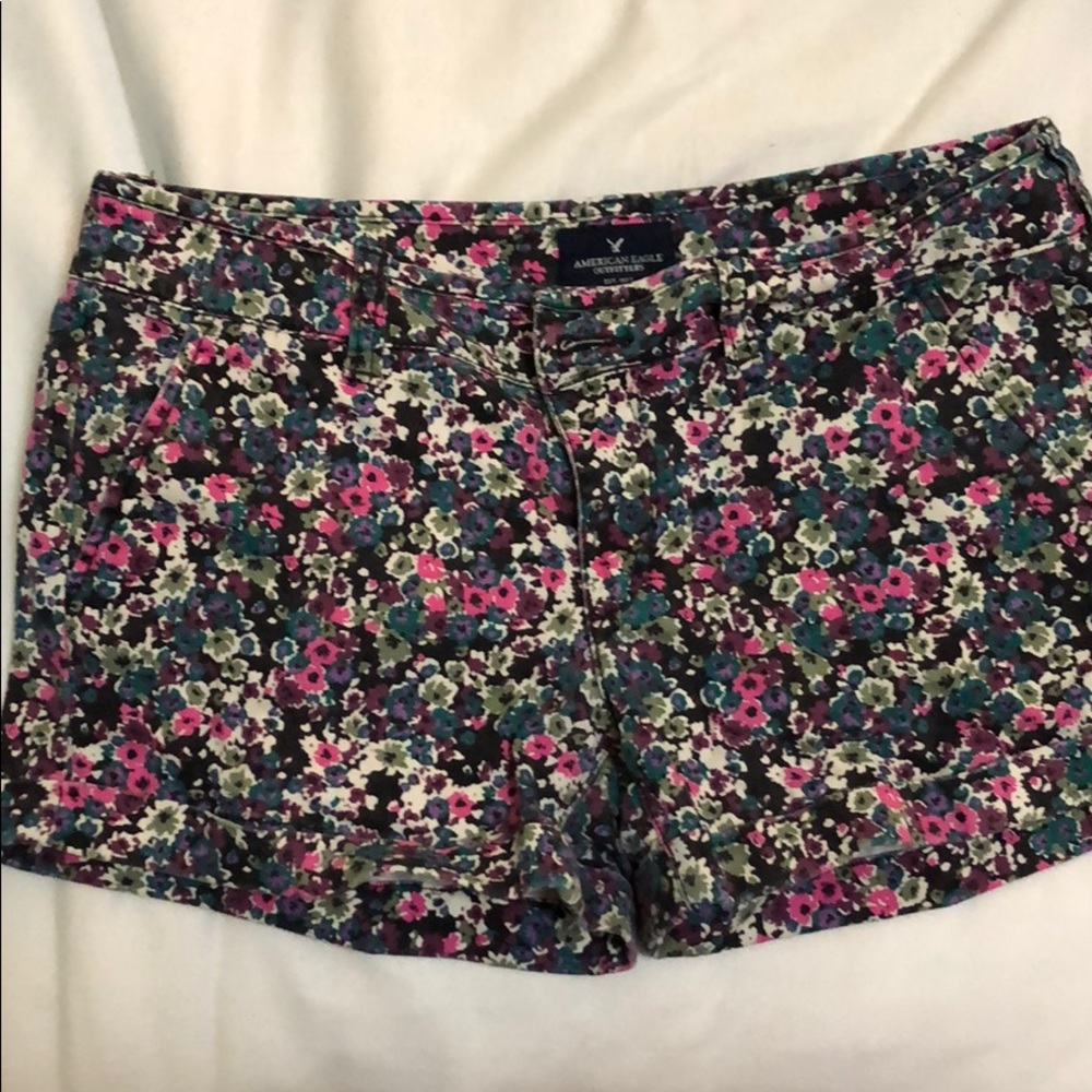 EUC! 💖💖 Floral Cotton American Eagle Shorts